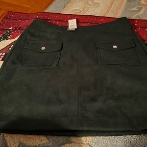 Size 6 NWT suede green skirt